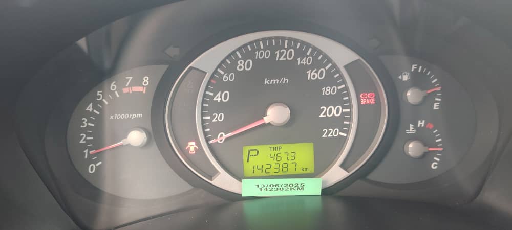 SE VENDE ESTE HYUNDAI TUCSON AUTOMATICO EN MUY EN PERFECTO ESTADO ,CON AIRE ACONDICIONADO FUL UP ,EL MOTOR V6 INTACTO JAMAS ABIERTO. 3.500.000 DISCUTIBLE BATA